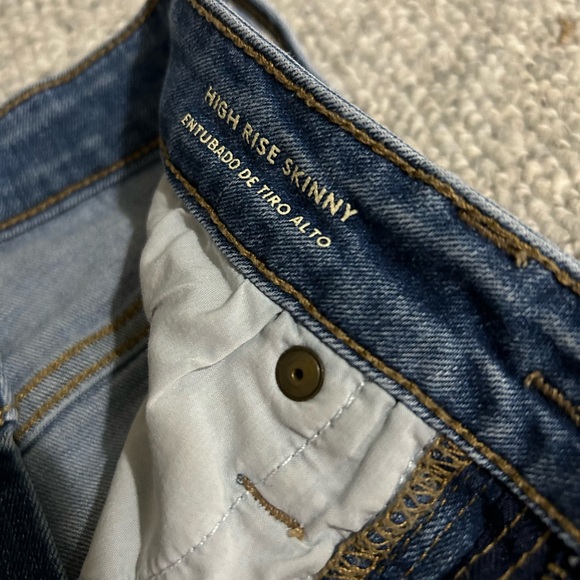 Universal Thread Jeans, size 00/24L - Picture 3 of 7